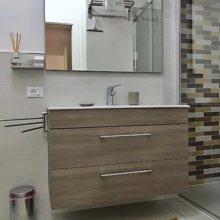 Emily Apartament Como